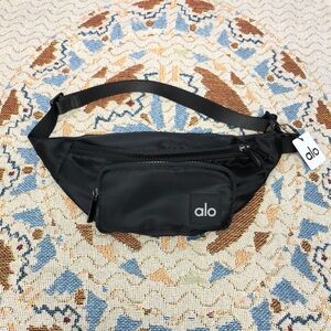 ALO Yoga Black Crossbody Bag Sleek Design